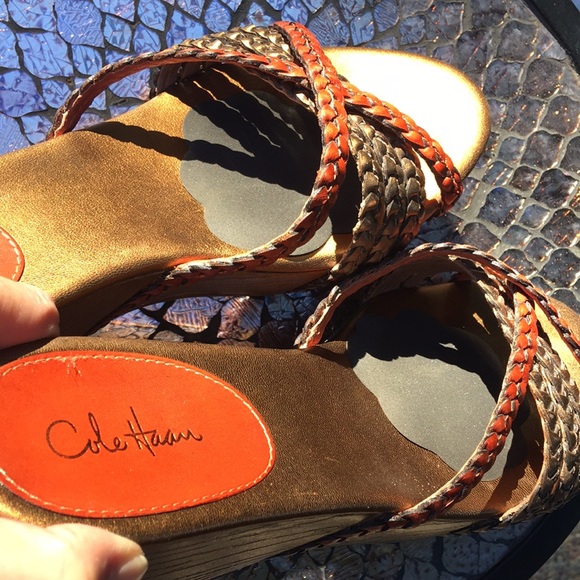 COLE HAAN ‘NIKE AIR’ LEATHER SANDALS - Picture 3 of 11